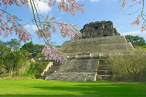 people ontop of Xunantunich